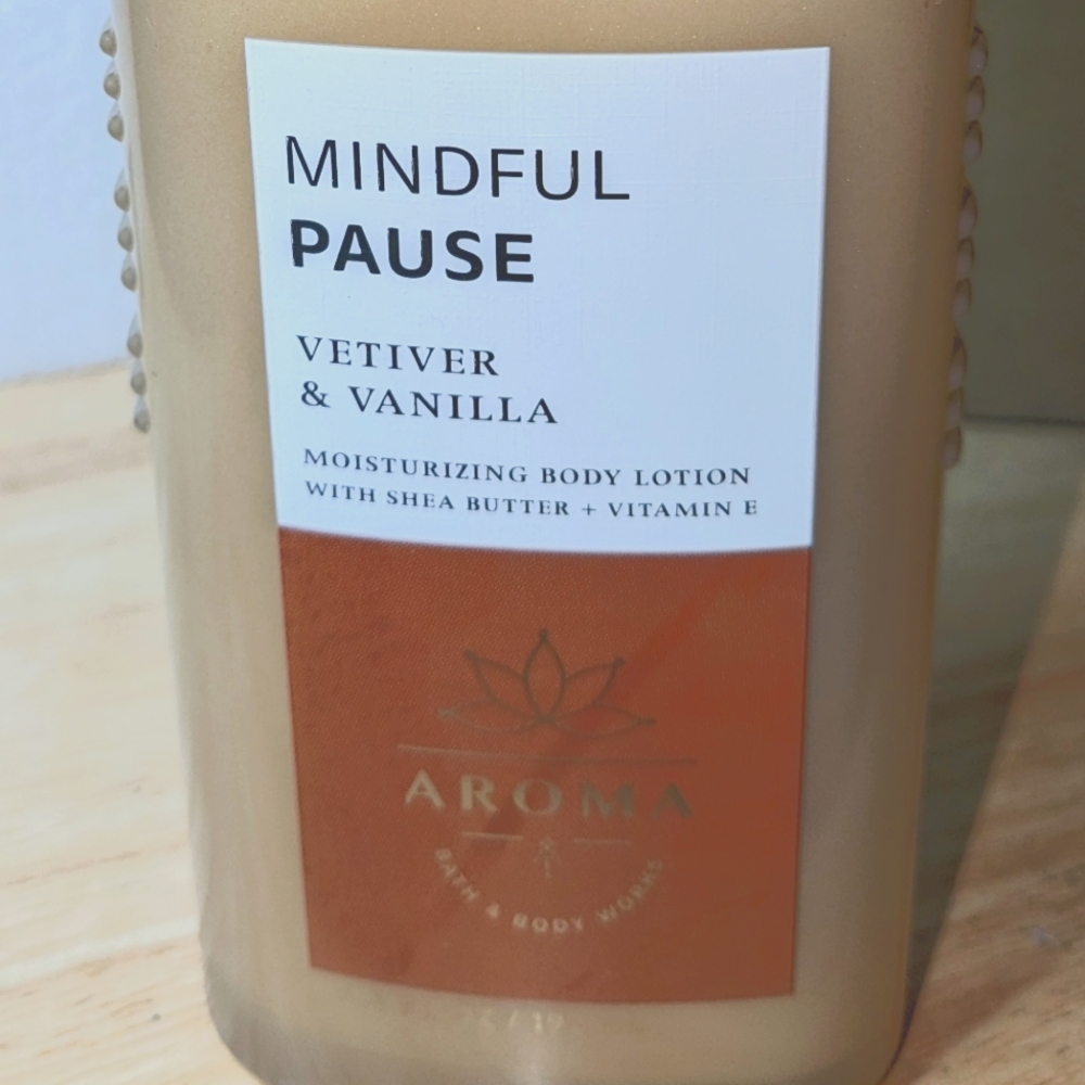 Mindfully Pause - Bath and bodyworks, body lotion.